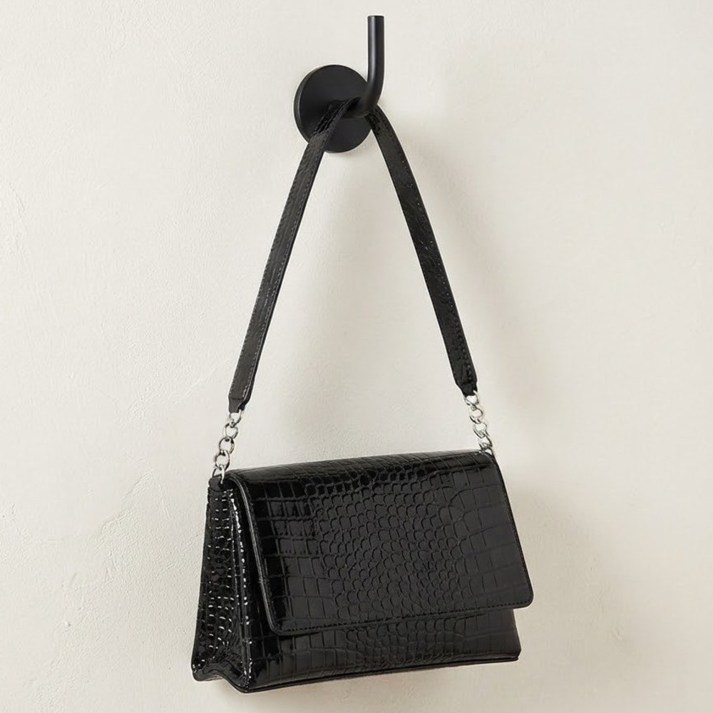 Liz Claiborne Black Faux Croc Embossed Shoulder Bag Silver Chain Link Purse